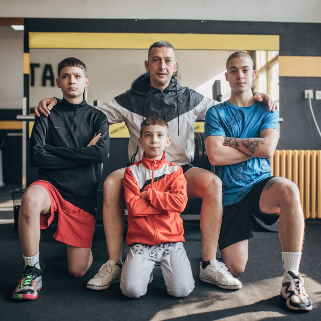 Тренировки в спортзале для подростков и школьников во Владивостоке